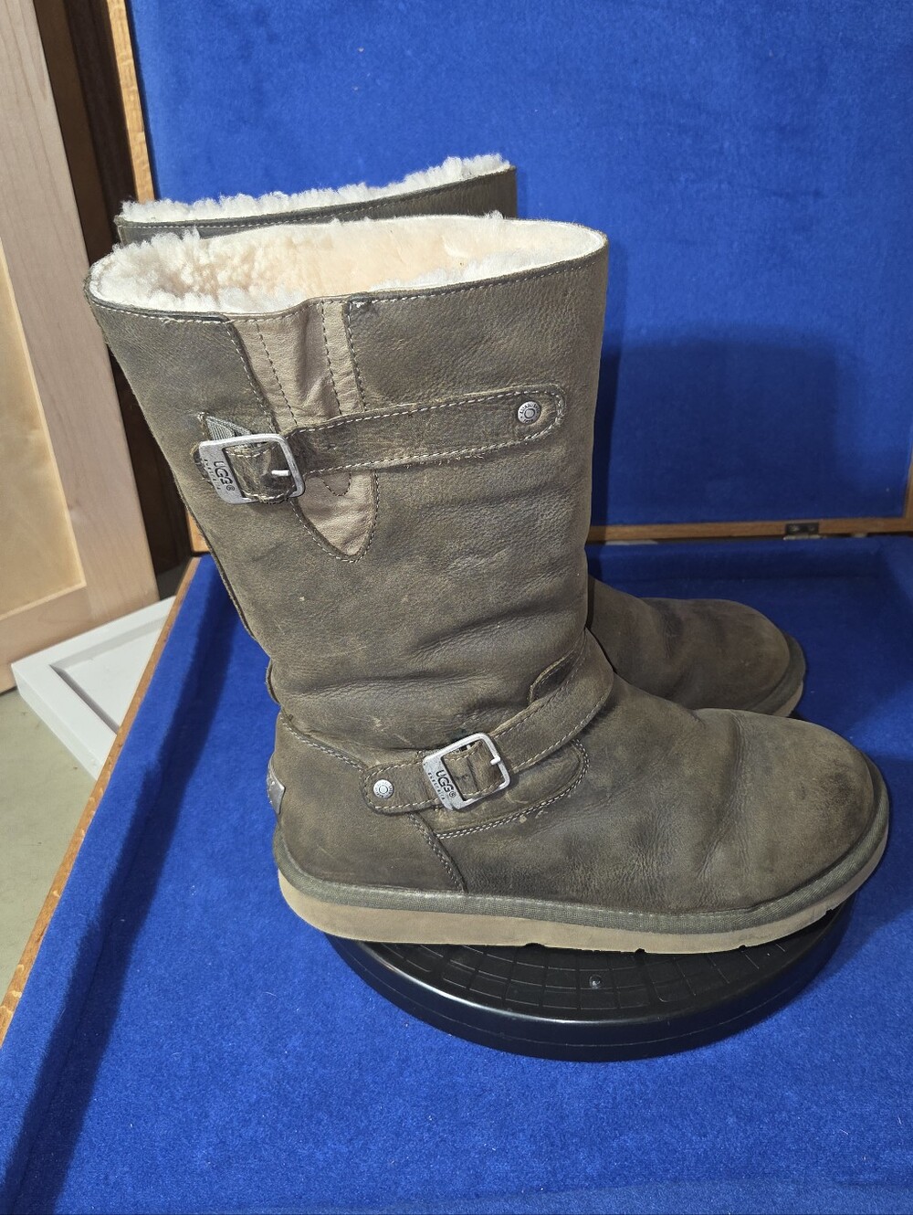 UGG Kensington Women's Brown Leather Shearling Lined Winter Boots, Sz. 12-US, 43
